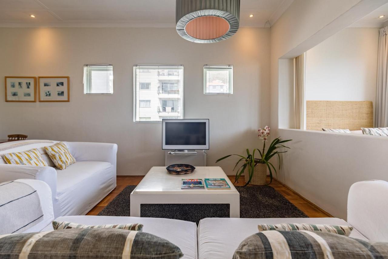 Portswood Mews - Chic White Studio Apartment Green Point Кейптаун Екстериор снимка