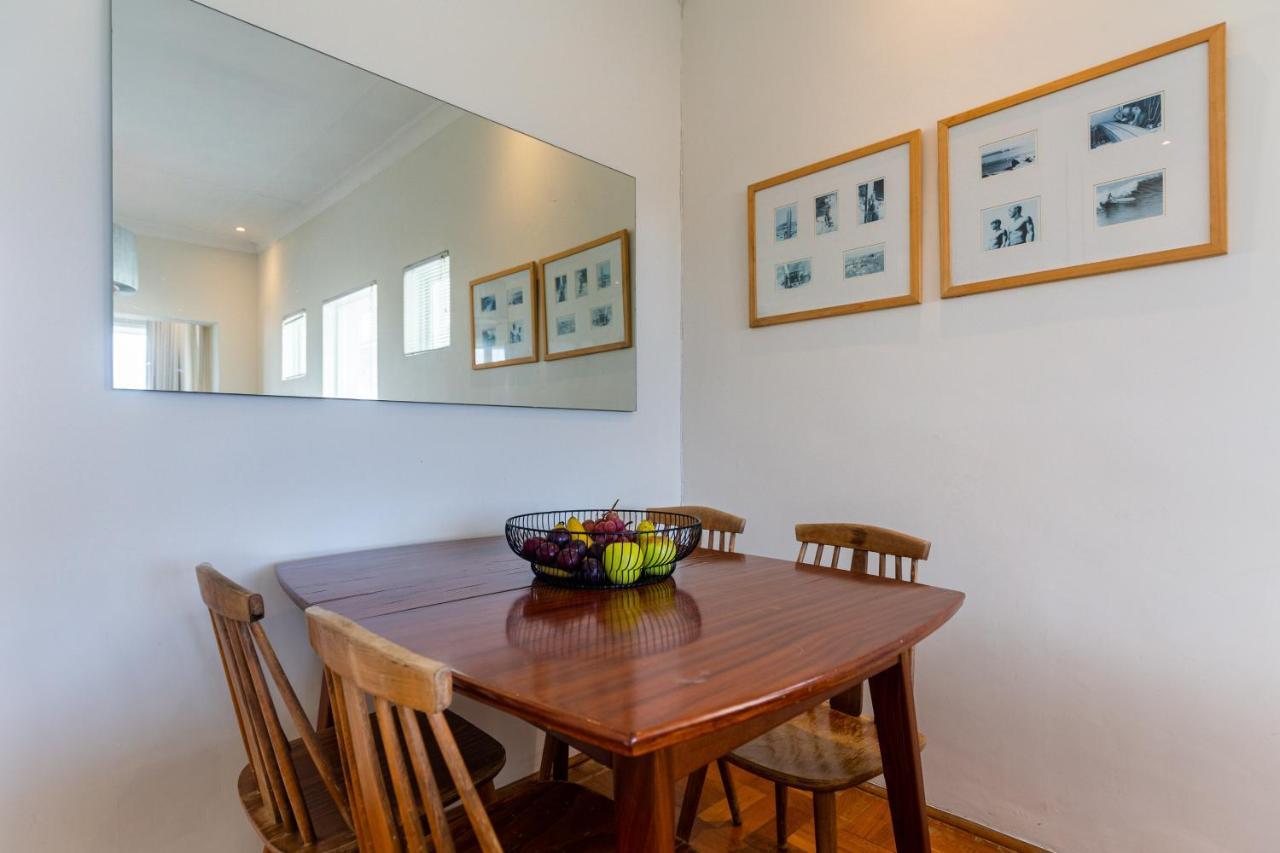 Portswood Mews - Chic White Studio Apartment Green Point Кейптаун Екстериор снимка