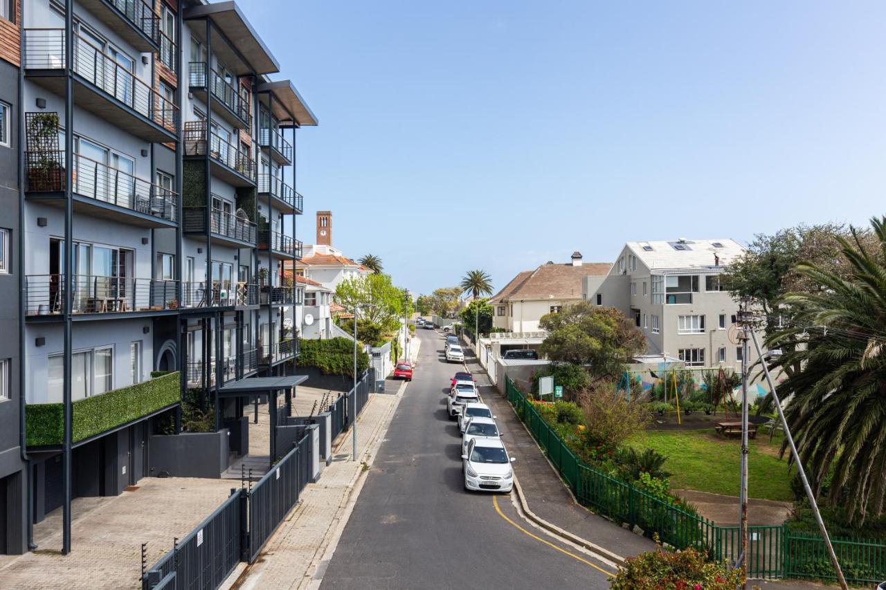Portswood Mews - Chic White Studio Apartment Green Point Кейптаун Екстериор снимка
